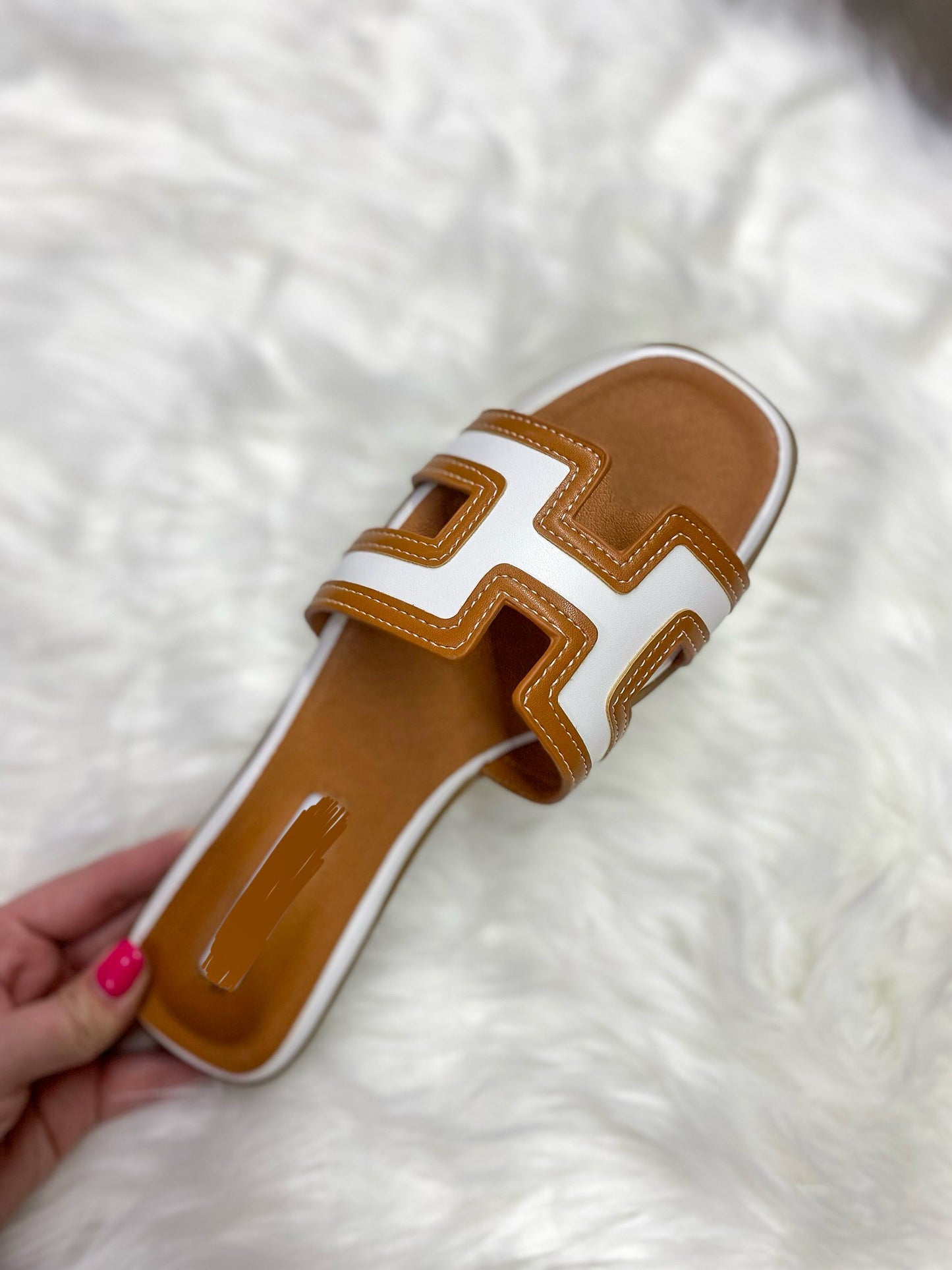 Tan/White Main Sandal