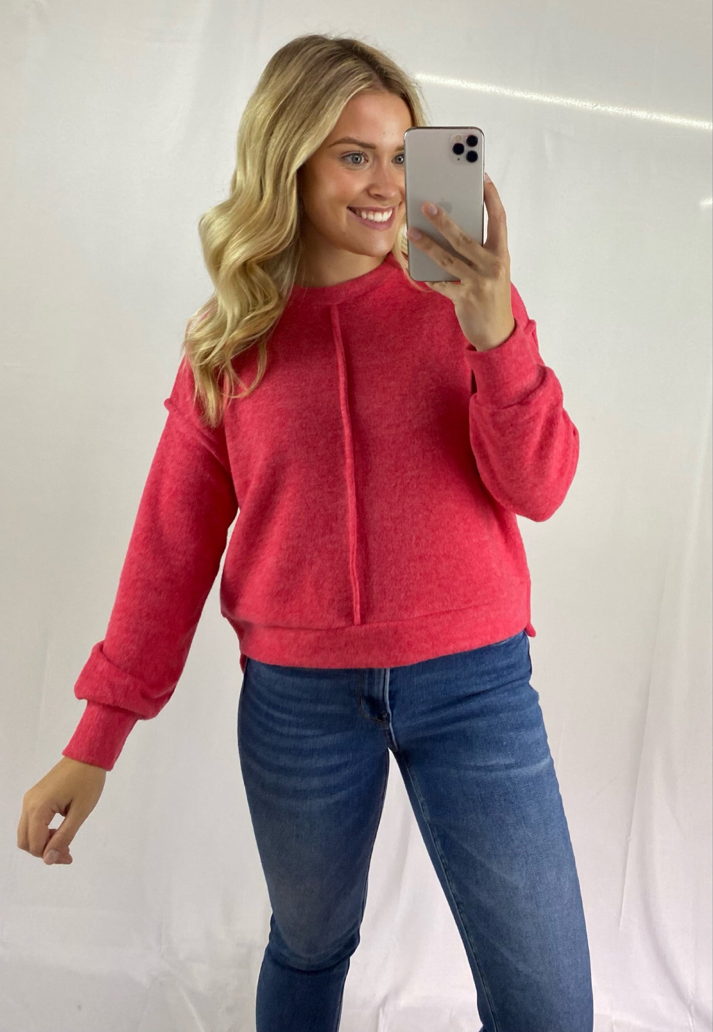 BRUSHED MELANGE HACCI HI-LOW HEM SWEATER
