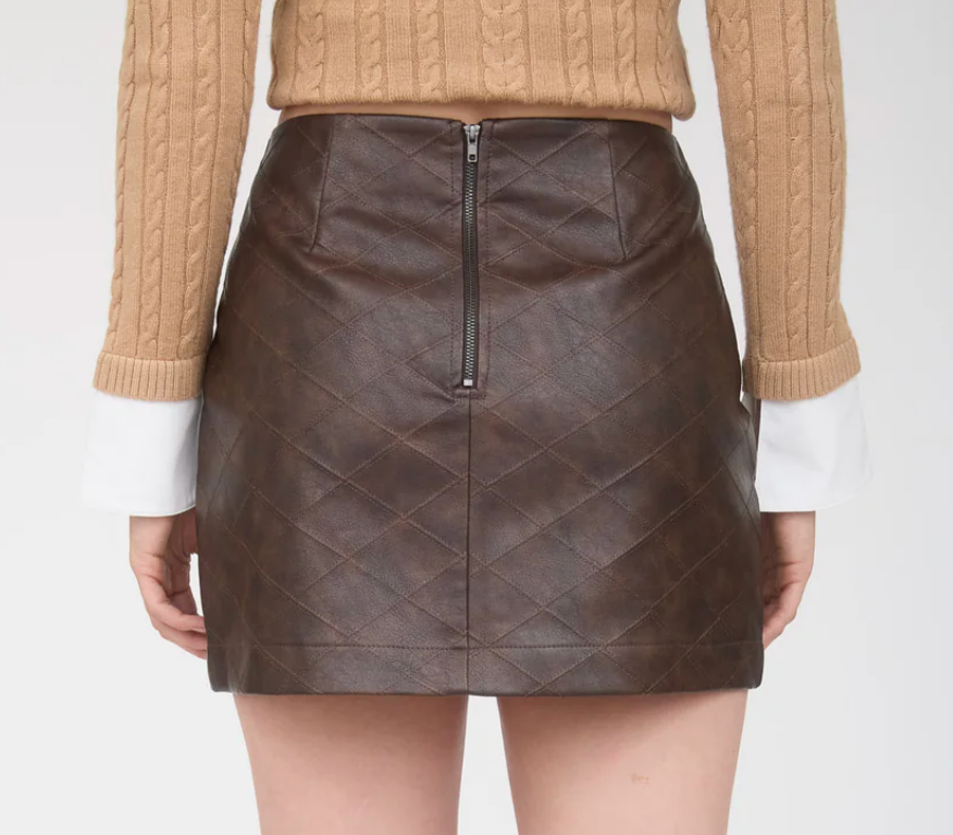 DIAMOND PATTERN FAUX LEATHER MINI SKIRT