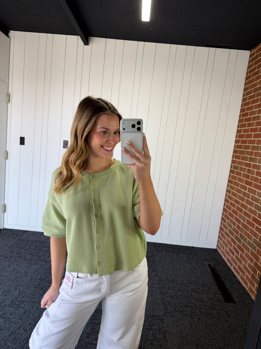 TEXTURED KNIT BUTTON DOWN SHORT SLEEVE CARDIGAN