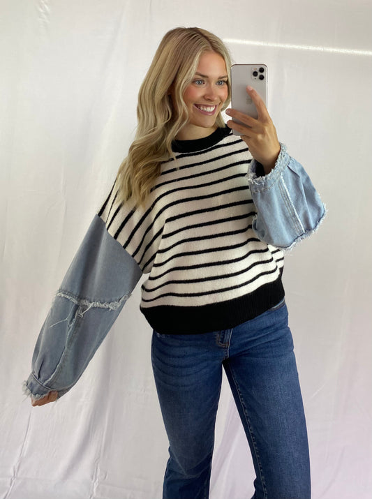 WASHED DENIM SLEEVE STRIPED SWEATER
