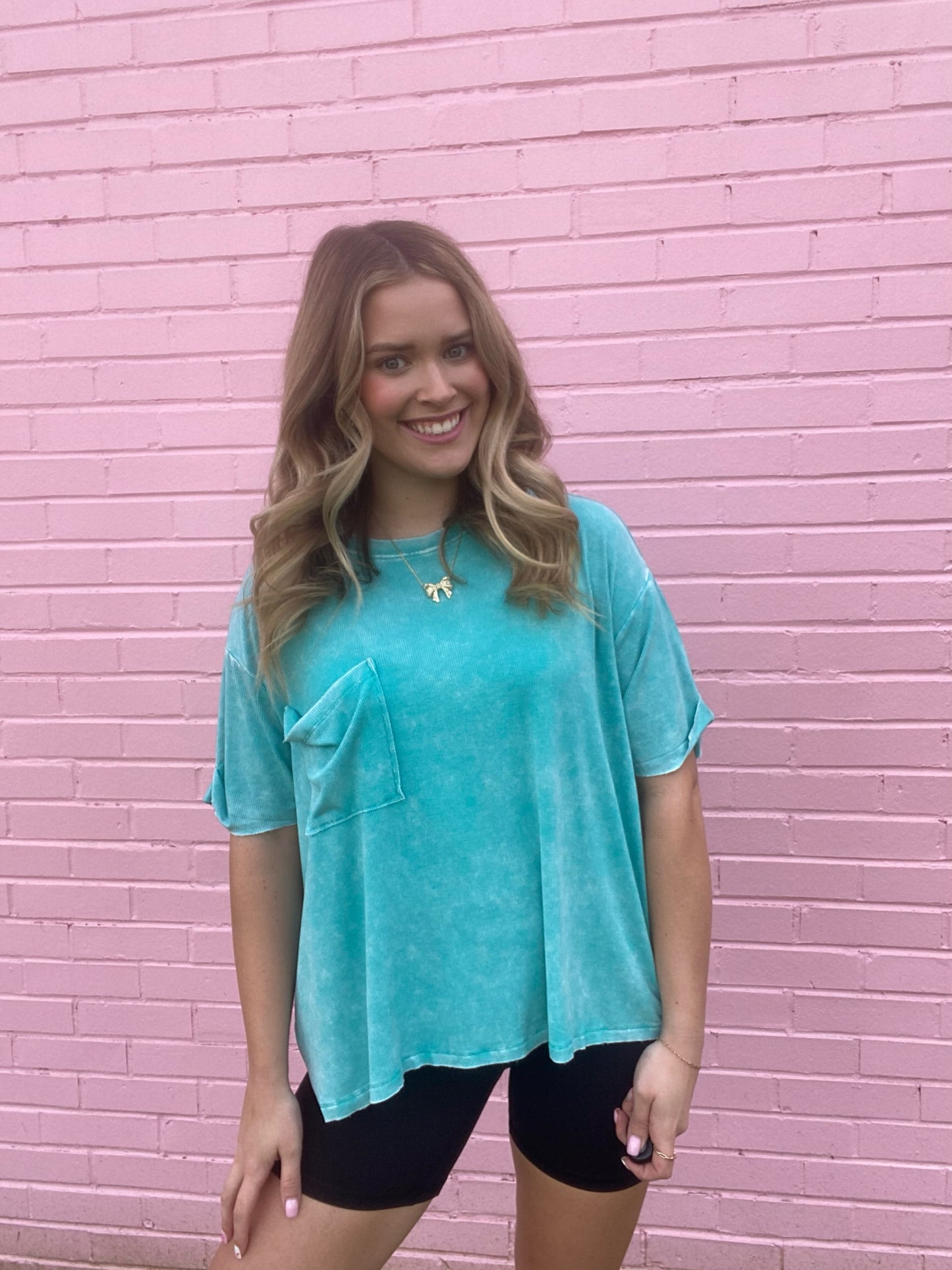 WASHED RIBBED CUFFED SHORT SLEEVE