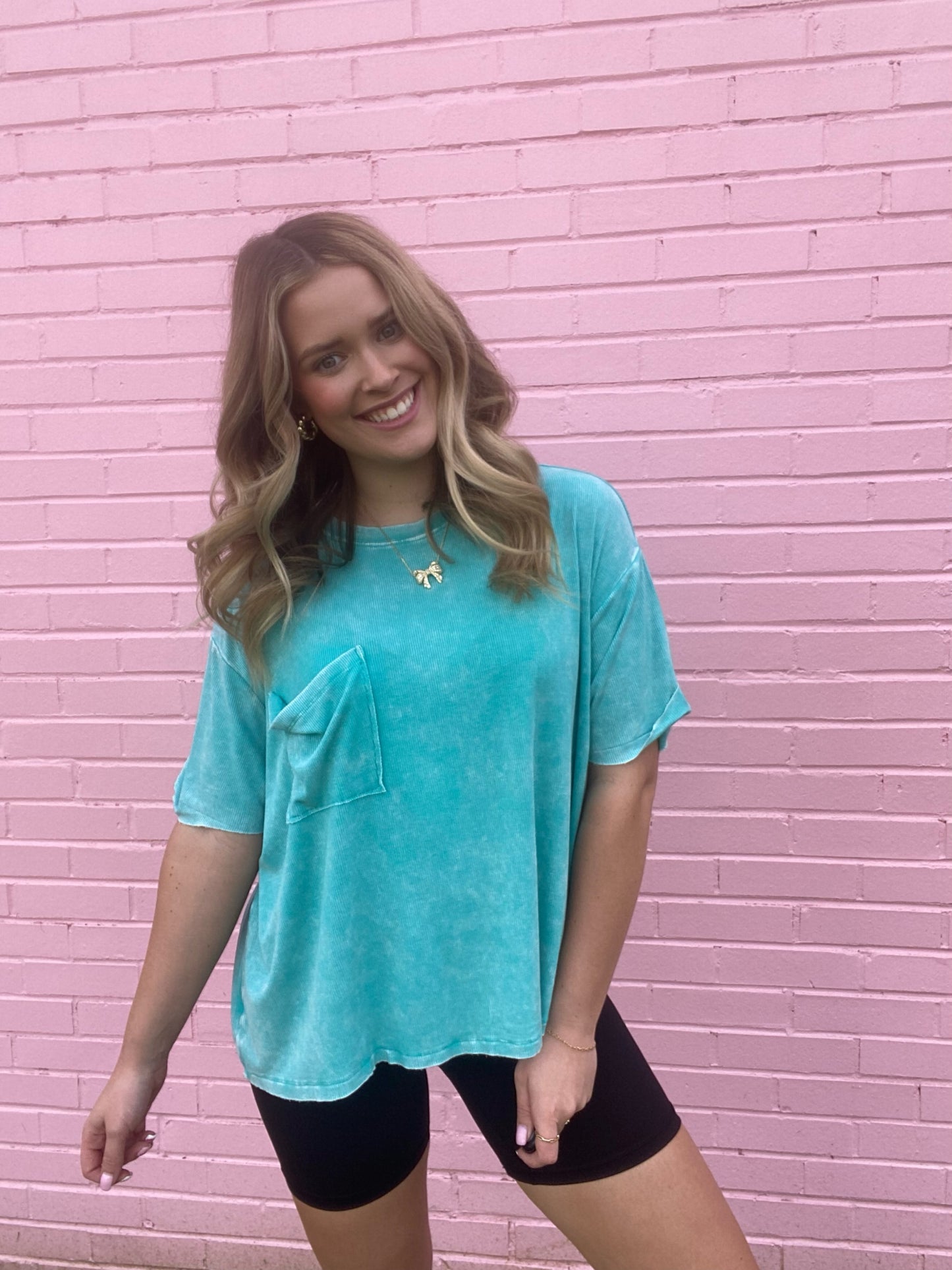 WASHED RIBBED CUFFED SHORT SLEEVE