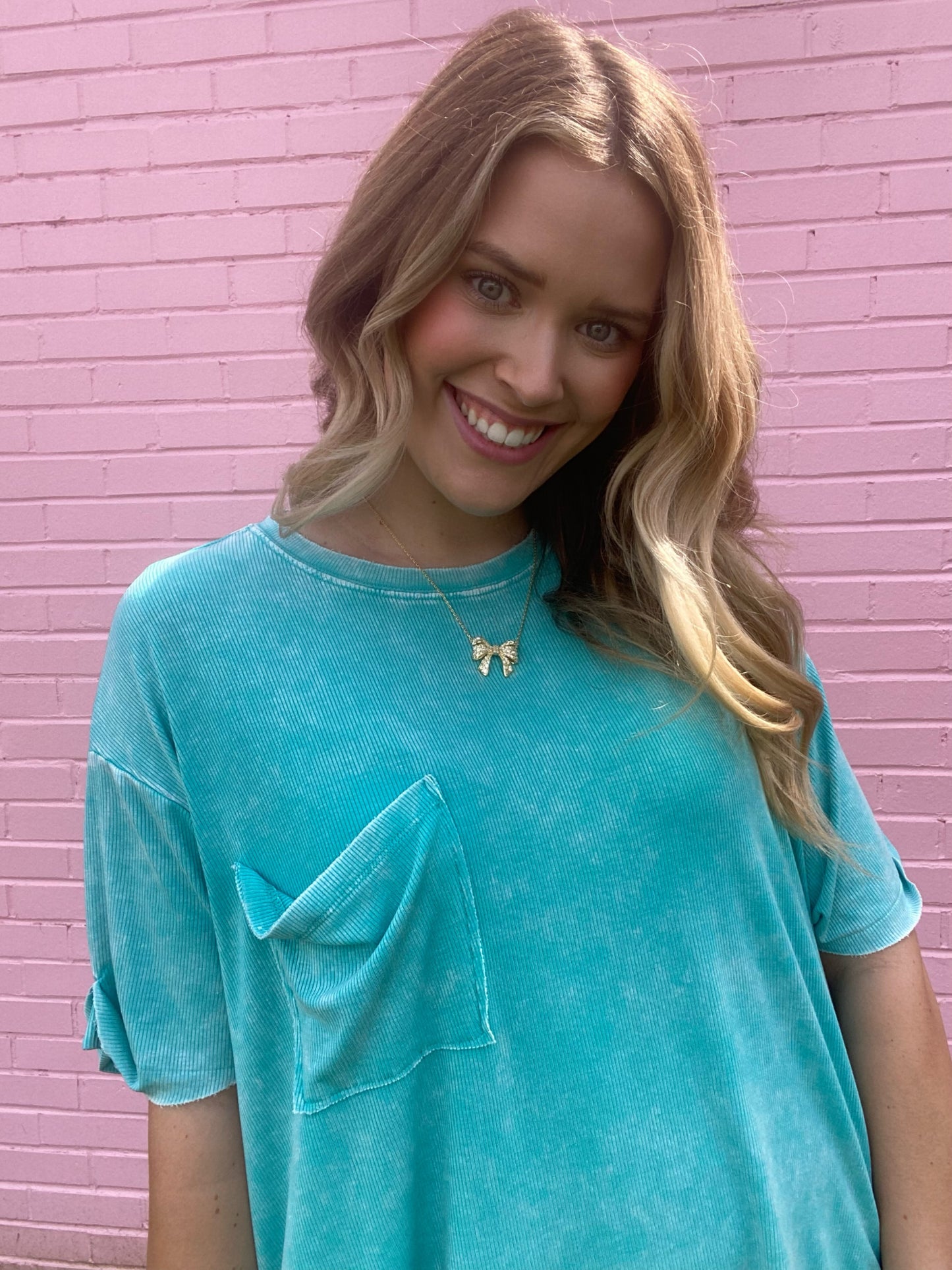 WASHED RIBBED CUFFED SHORT SLEEVE