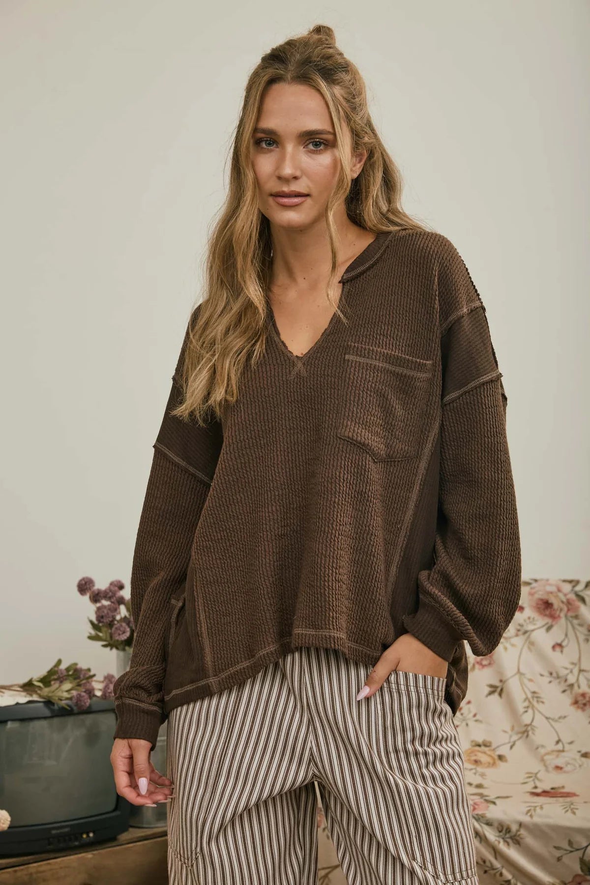 SPLIT NECK RIBBED KNIT TOP