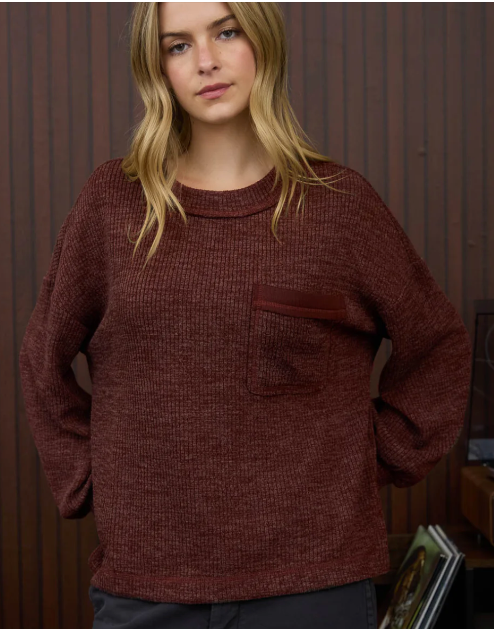 CREW NECK BUTTON DETAIL LONG SLEEVE KNIT TOP