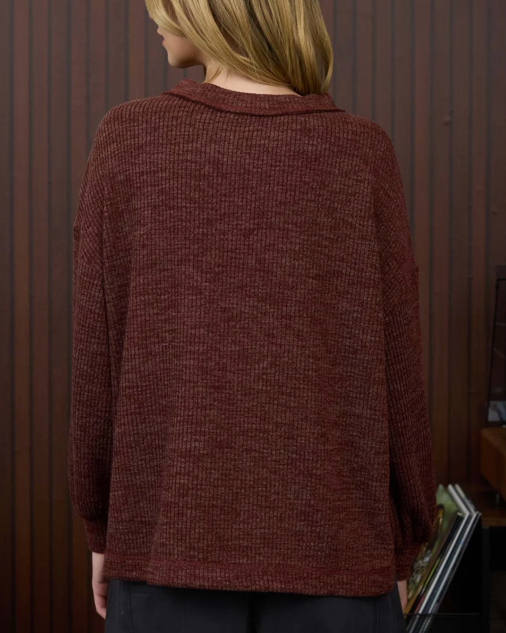 CREW NECK BUTTON DETAIL LONG SLEEVE KNIT TOP