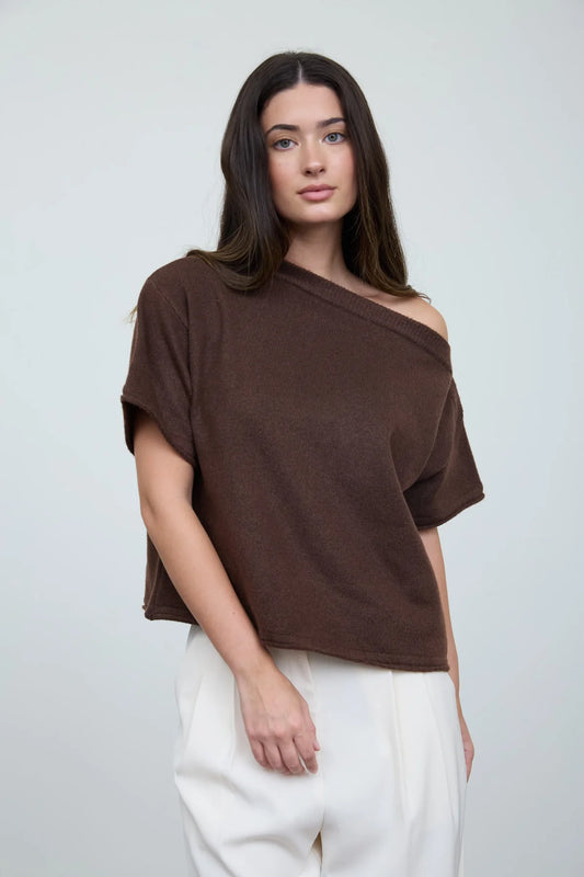 BROWN OFF-SHOULDER ASYMMETRIC SHORT SLEEVE BOXY PULLOVER